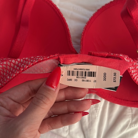 Very Sexy Push-Up Bra from Victoria Secret size 32DD - Picture 3 of 3